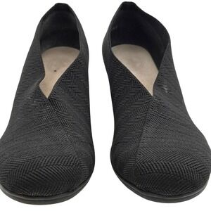 Charleston Shoe Co The Cape Black Herringbone Washable Flats Size 8 Women's